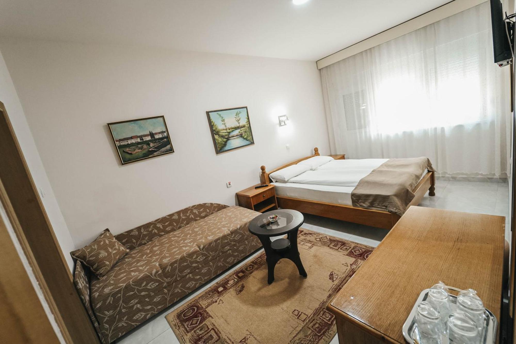 סרמסקה מיטרוביקה B&B Passage מראה חיצוני תמונה