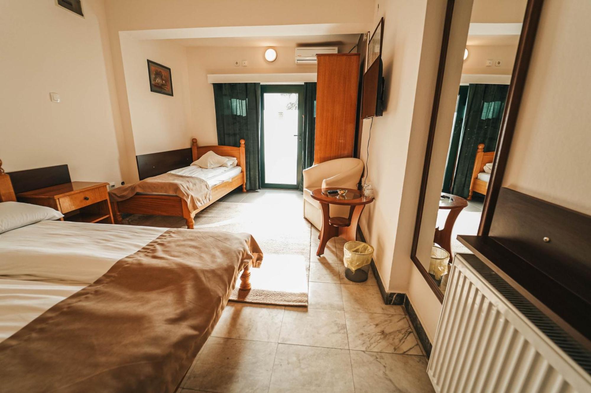 סרמסקה מיטרוביקה B&B Passage מראה חיצוני תמונה