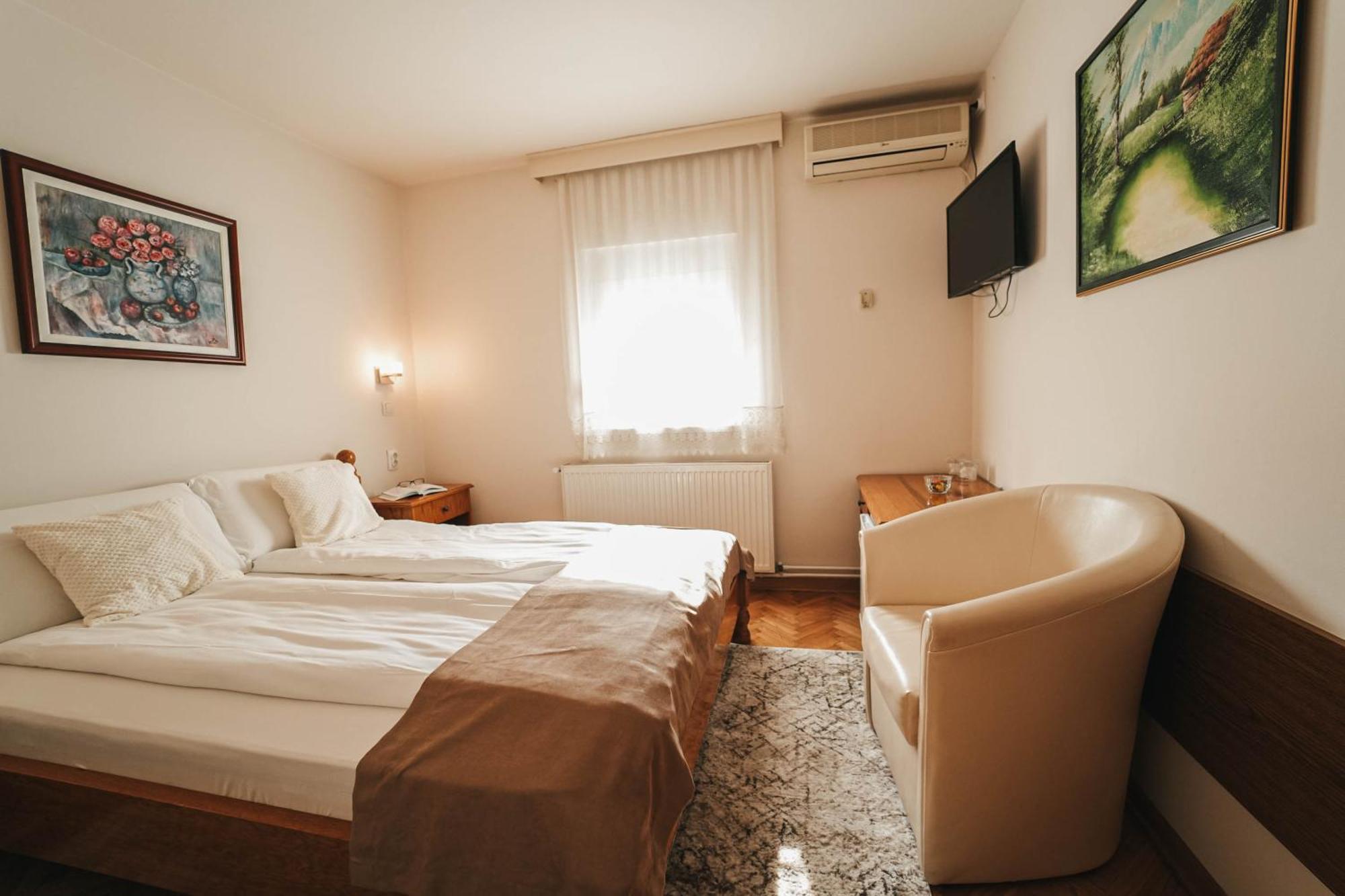 סרמסקה מיטרוביקה B&B Passage מראה חיצוני תמונה